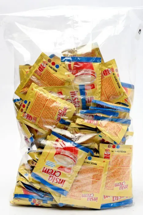 INSTA CREM PAQ 100  DE 4 GR UND